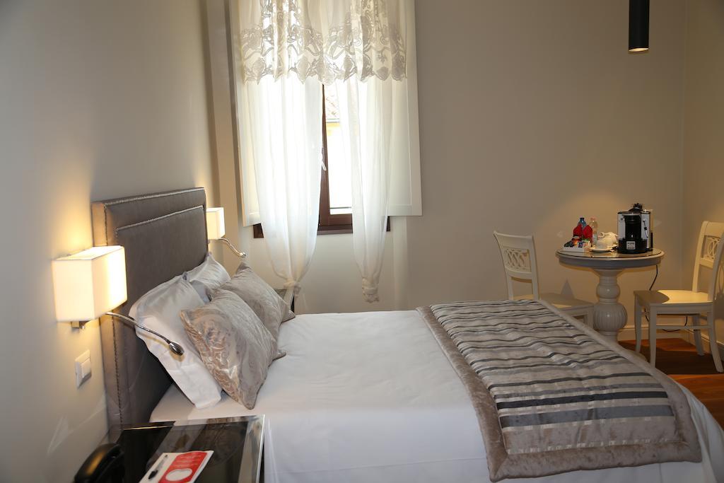 Emozioni Charme Florencia Habitación foto